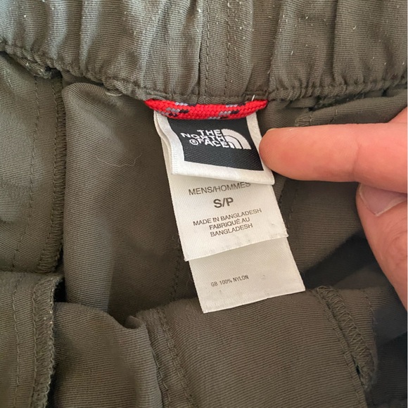 The North Face Men's Olive Green Hiking Cargo Shorts Size Small - Picture 6 of 10